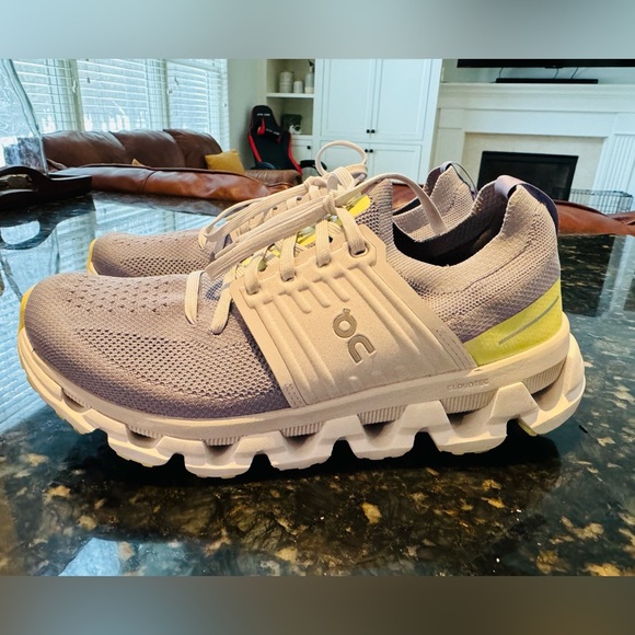 On Cloud Cloudswift 3 Running Shoes - Picture 1 of 4